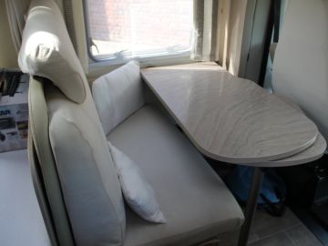 Bürstner BUT569 Nexxo T569 | Vast Bed | Kleine Camper| Elektrische Trap| Douche|